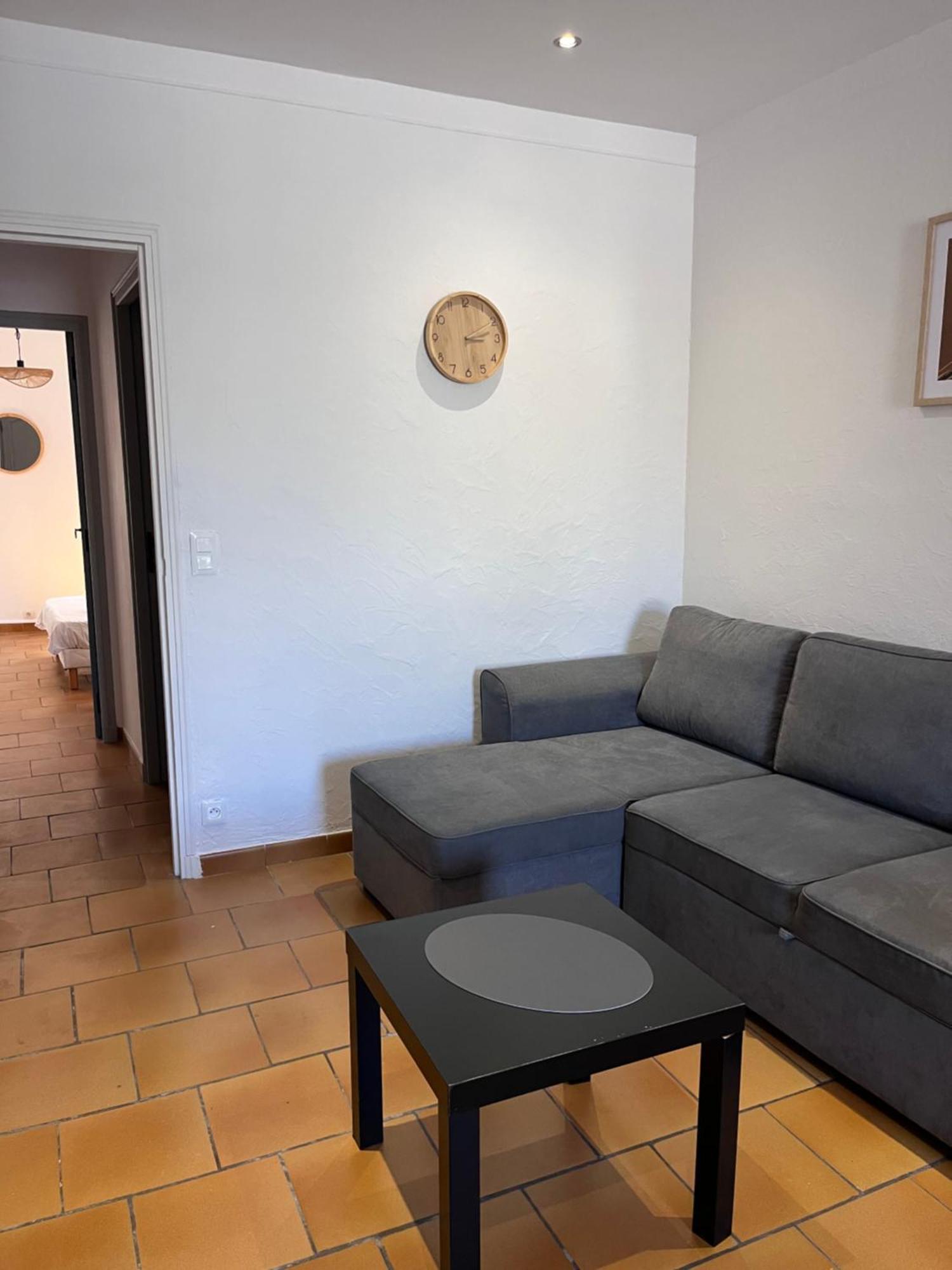 Apartment T2 En Plein Centre De Cavaillon